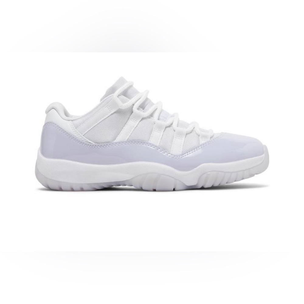 Jordan 11 low pure violet